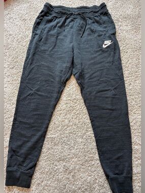 Nike Men’s Charcoal Grey Joggers Size Large